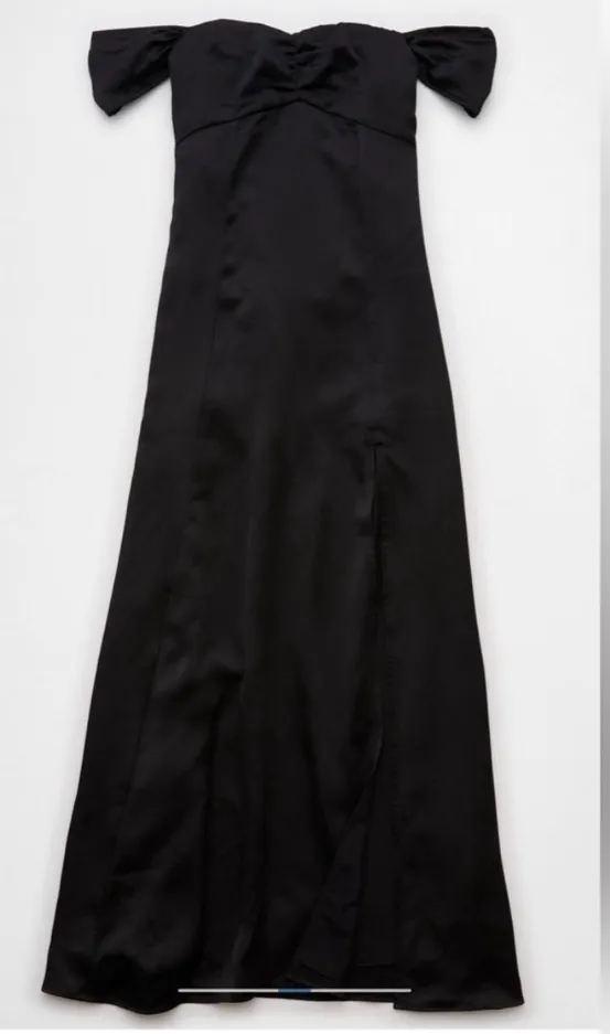 AE Exclusive Satin Sweetheart Off-the-Shoulder Maxi Dress - Image 4