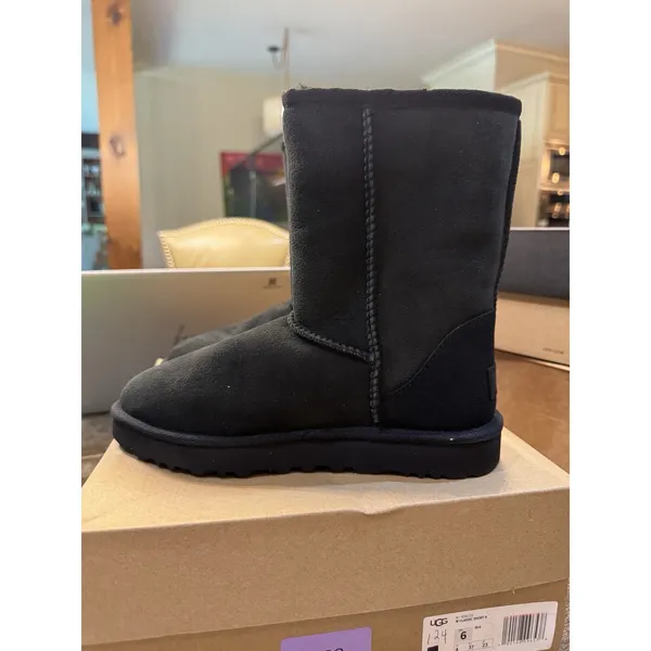 Ugg Classic Short Ii Boot Black Sheepskin Wool Suede Women Us 6 /Uk 4.5 /Eur 37 - Image 2