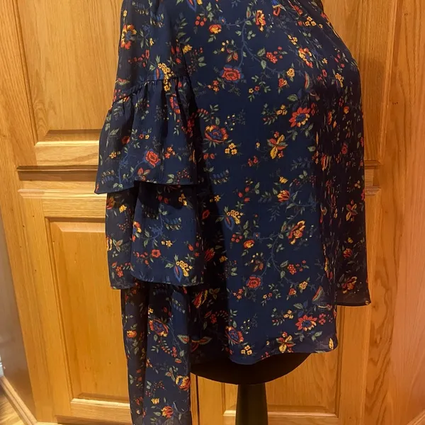Madewell Ruffle-Sleeve‎ Top Blouse in Climbing Vine Navy Blue Floral Size Medium - Image 8