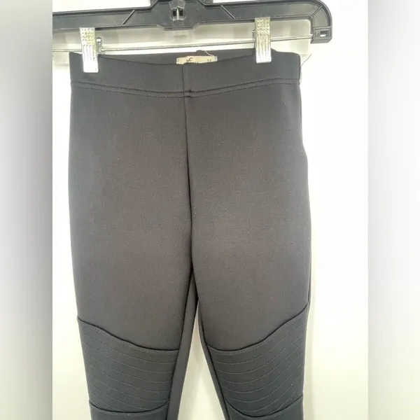 Hollister black sport XS Yoga pants‎ - Image 4