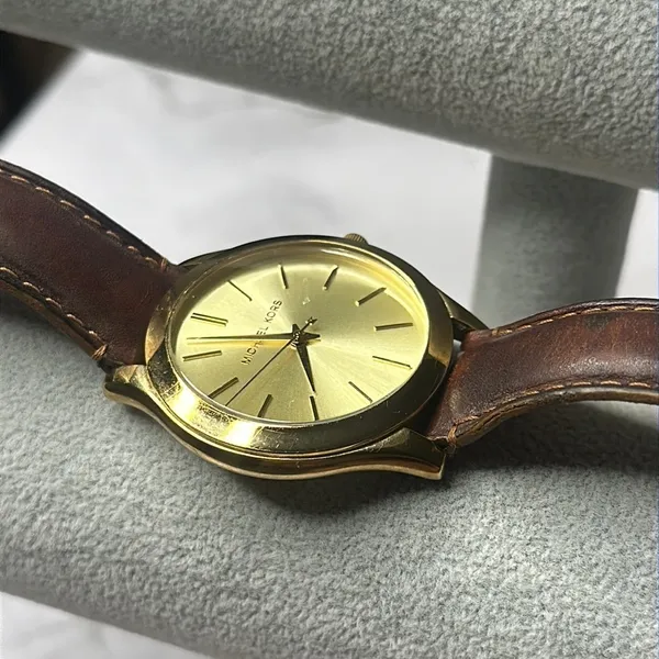 Michael Kors Womens Classic Gold Wristwatch - Image 3