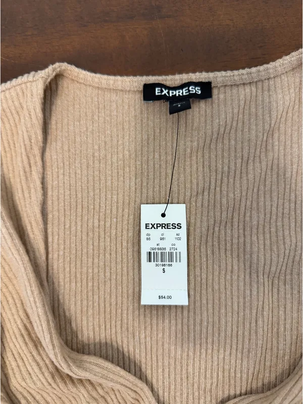 Women’s Express beige sweater long sleeve small new with tags - Image 2