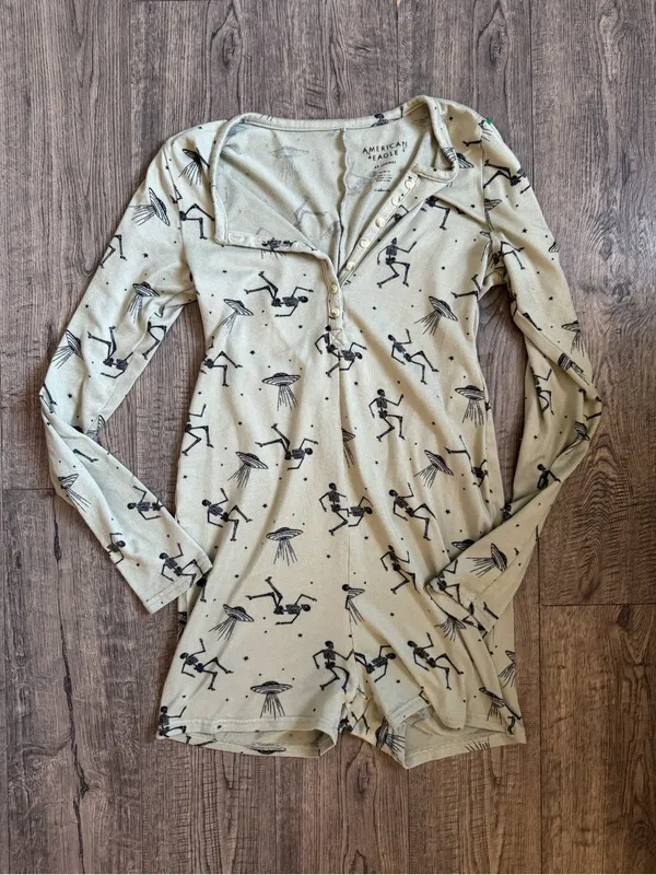 American Eagle Skeleton Plush Ribbed Romper- Size Medium - Image 3