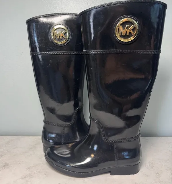 Michael Kors Stockard Gloss Logo Tall Rain Boots Size 7 Black Gold - Image 5