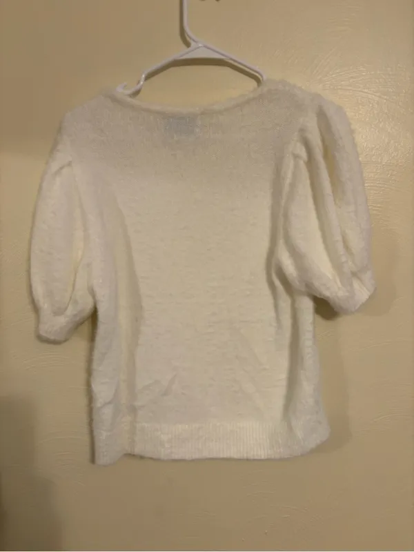 Old Navy Ivory Fuzzy Puff Sleeve Sweater Top Medium - Image 8