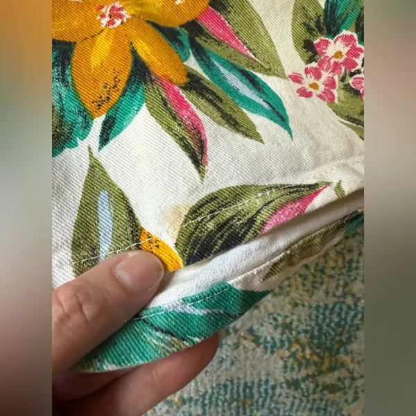Vintage 90s jungle floral denim cotton jean shorts, size 4/6 - Image 4