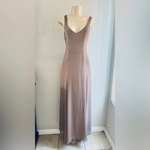 Show Me Your Mumu Sleeveless Maxi Dress in Soft Taupe. Size XS - Image 4