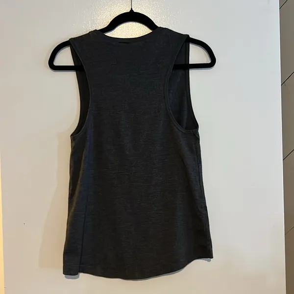 Pure Barre tank size small - Image 2