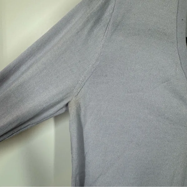Club Monaco blue sweater size medium 100% extra fine merino‎ wool quiet luxury - Image 5
