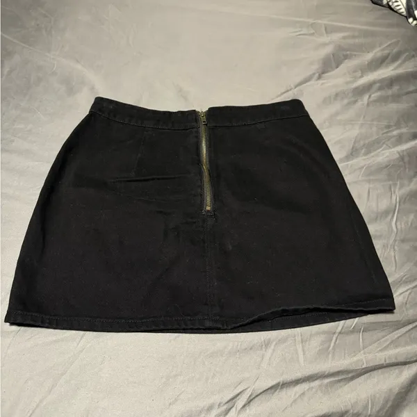 LIONESS Classic Black Mini Skirt - Image 2