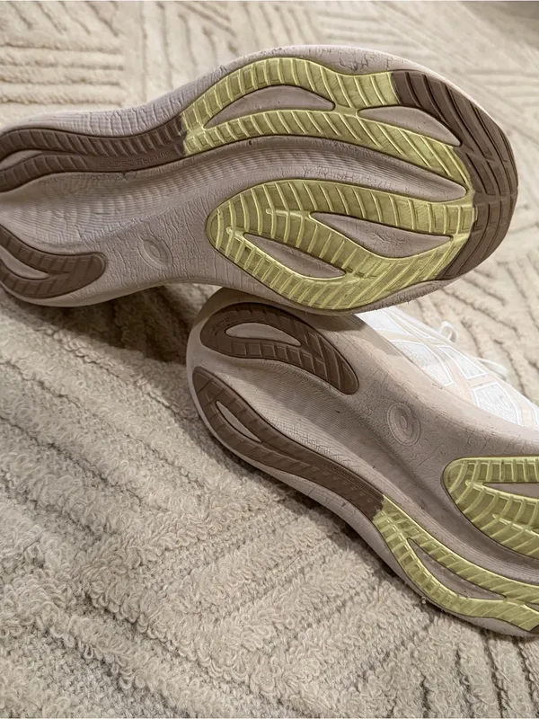 ASICS® GEL-Nimbus 27 - Cream/Mineral Beige - Image 11
