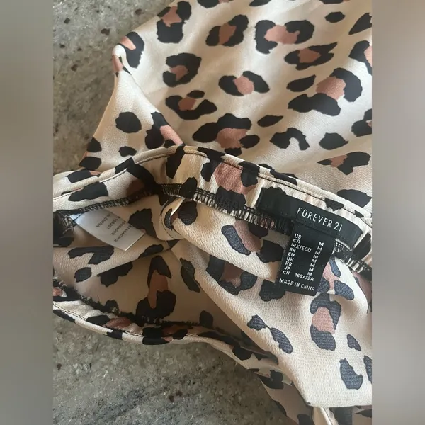 Forever 21 satin Leopard Midi Skirt - Image 4