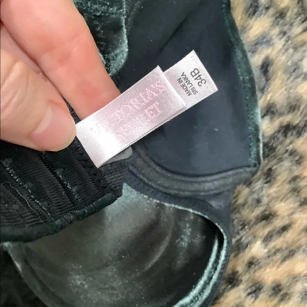 Nwot Vintage Green Velvet Bra‎ By Victorias Secret - Image 7