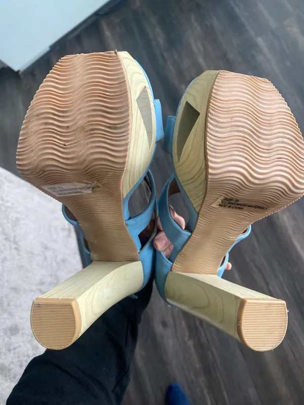 Baby Blue Heels Size 7.5 - Image 5
