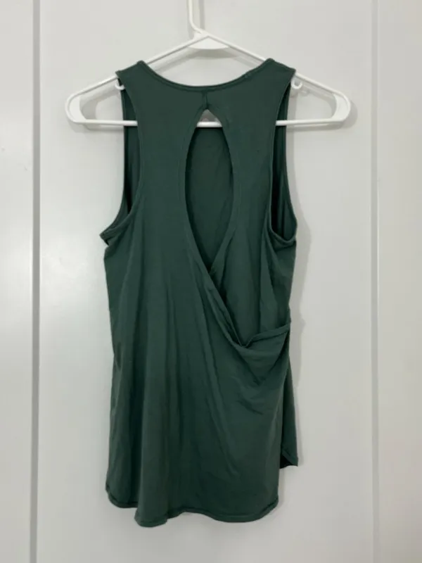 Lululemon Medium Green Open-Back Activewear Tank Top - Image 7