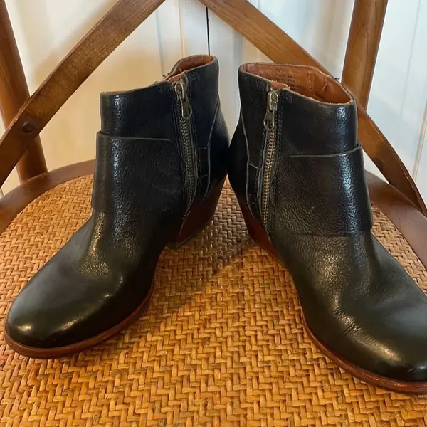 Korkease Morosita block heel full grain leather black booties size 6 - Image 9
