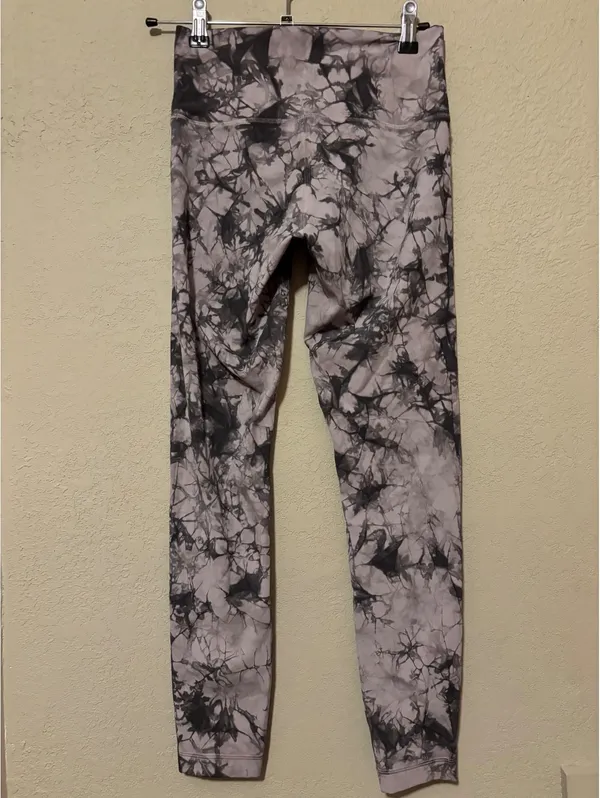 Lululemon Tie-Dye Leggings Size 4 - Image 3