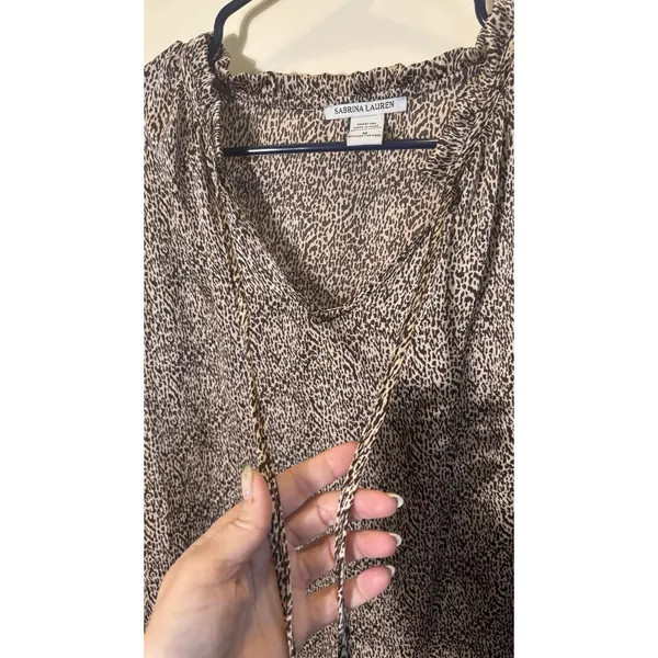 Sabrina Lauren Medium Blouse Animal Print Ruffle V-Neck Long Sleeve‎ Flowy Work - Image 4