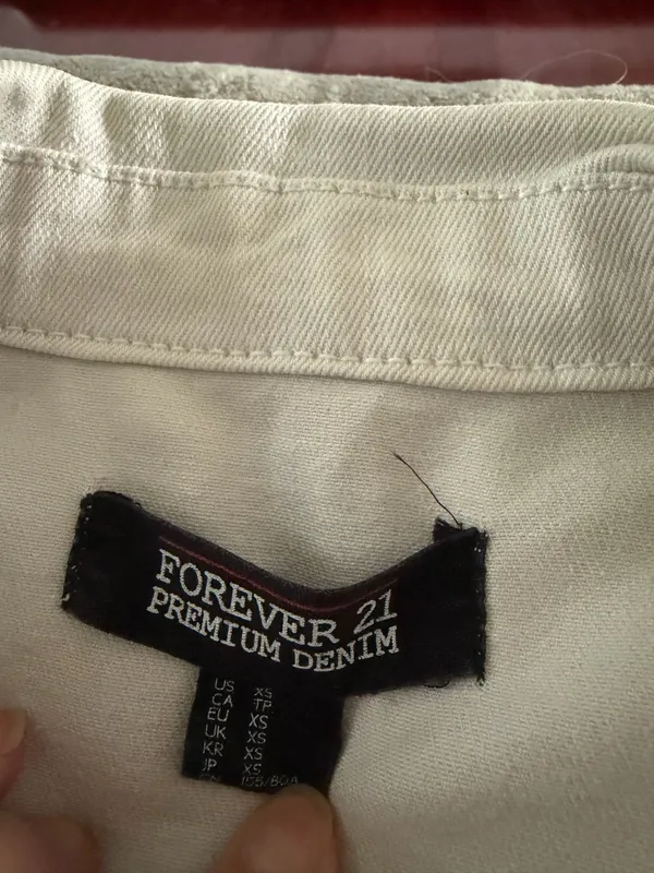 Forever 21 White Denim jacket  - Image 3