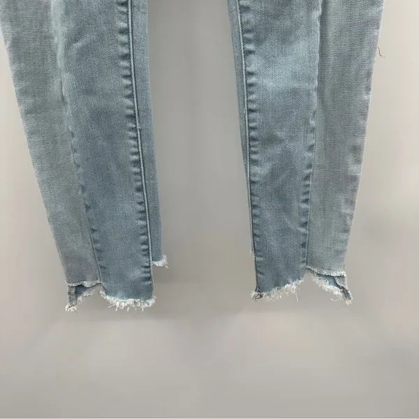 American Eagle Light Wash Mid Rise Cropped‎ Jegging Jeans Size 4 - Image 3