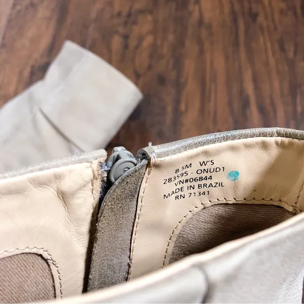 LL Bean Signature • Leather Ankle Boots heeled tan beige bootie zip cap toe - Image 5