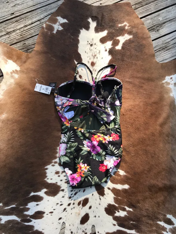 NWT Bar III Floral Banded Keyhole One Piece Swimsuit sz M - Image 4