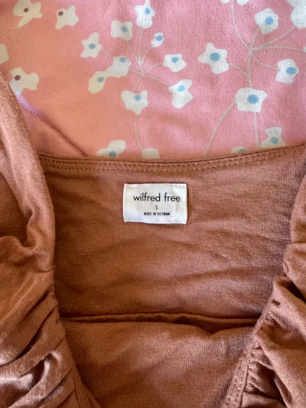 Aritzia Wilfred Free Crop Top - Image 5