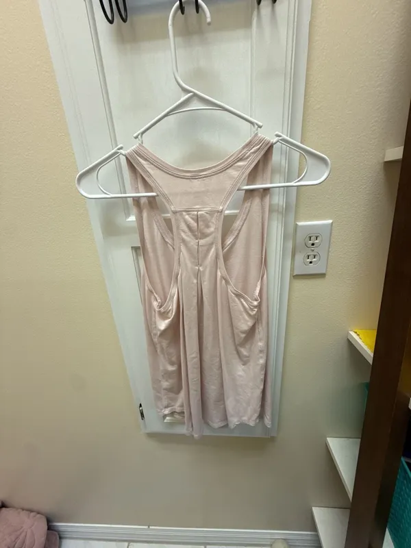 Lululemon Twist-Back Sleeveless Tank Top - Image 2
