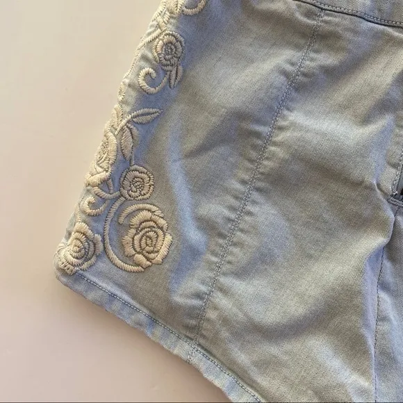 Urban Outfitters Kimchi Blue Embroidered High Waisted Micro‎ Shorts 6 - Image 8