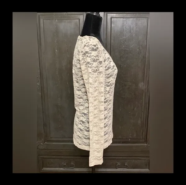 Derek Heart lace Tan longsleeves top Large - Image 2
