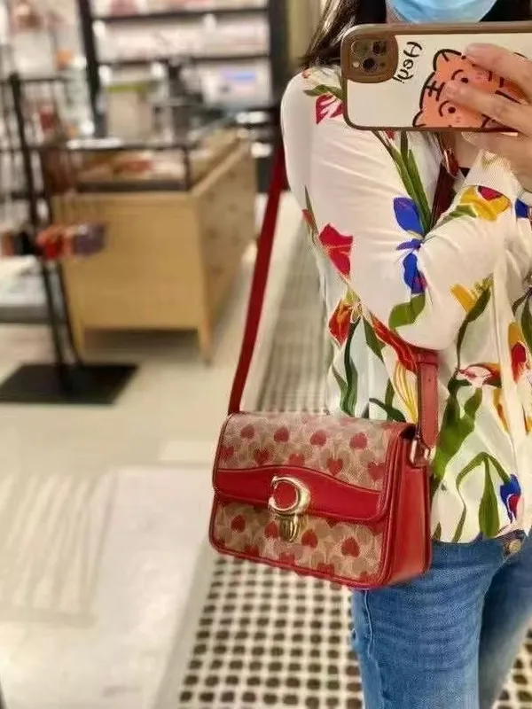 Coach Restored Studio Shoulder Bag In Signature Canvas With Heart Print cg240 - Image 6