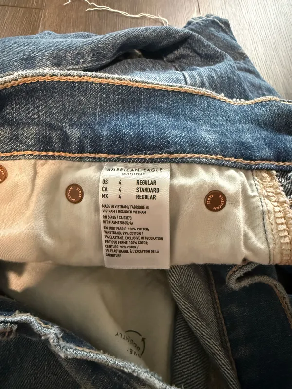 American Eagle Ex-Boyfriend Jeans - Image 4
