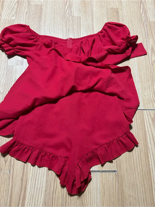 Red Off-Shoulder Tie-Waist flowy dress romper built in shorts. Ladies small - Image 5