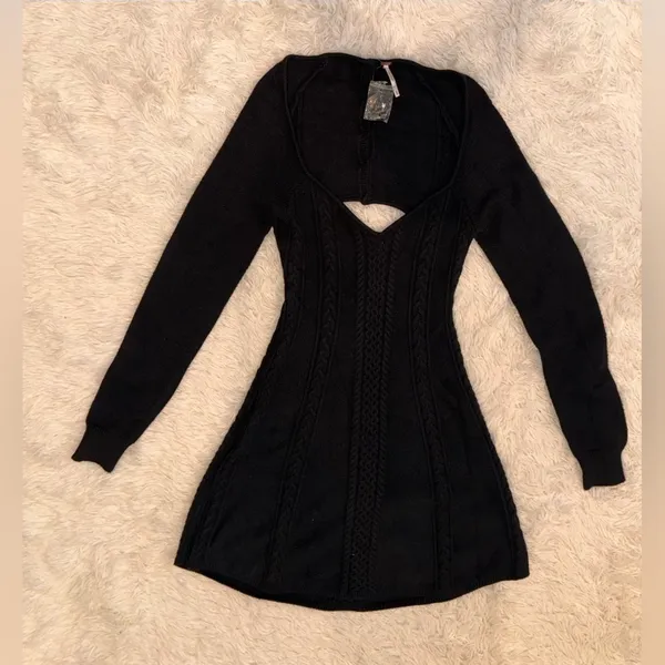 NWOT FREE PEOPLE Small World Mini long sleeves sweater Dress black sz M - Image 3