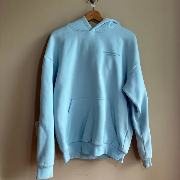 Comfrt light blue hooded sweater hoodie women's size‎ medium kangaroo pockets - Image 2