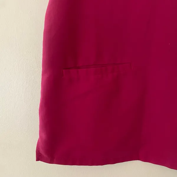 FIGS Raspberry Sorbet Pink Casma Scrub Top Uniform Nurse Doctor Women size Small - Image 4