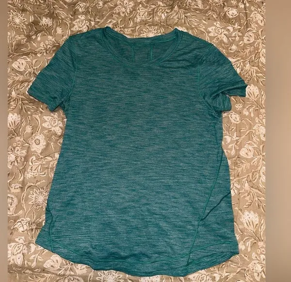 Lululemon t shirt - Image 2