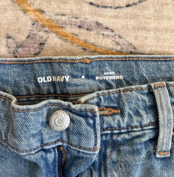 Old Navy Shorts - Image 3