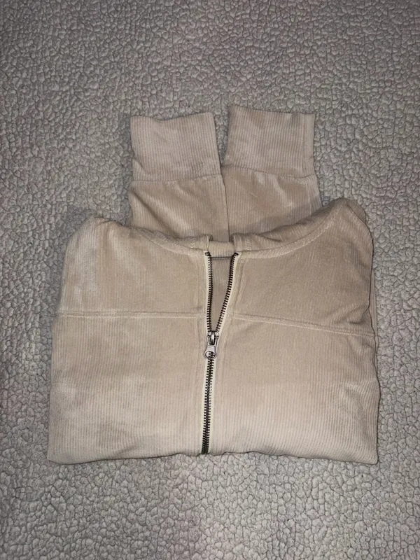 Vuori Haven Half Zip Crop Hoodie - Image 2