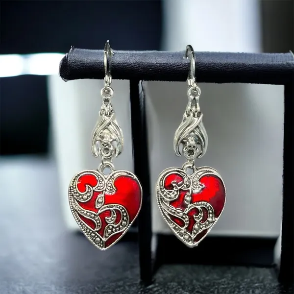 1 Pair Gothic Bat Heart Love Shape Pendant Round Buckle‎ Silver Plated Earrings - Image 2