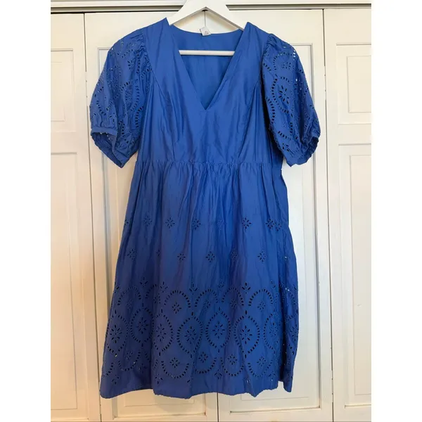 Old Navy blue eyelet puff sleeve vneck dress s - Image 3