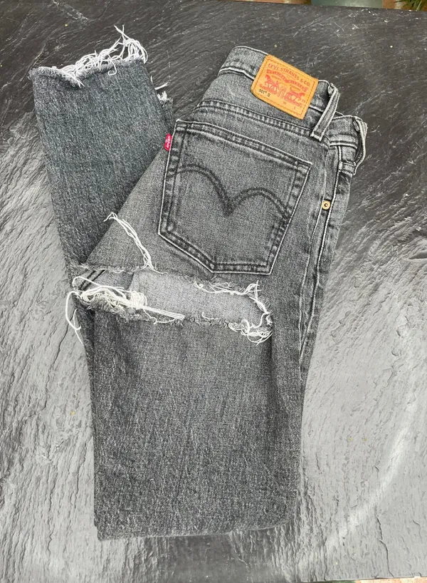 Levi's 501 high waisted jeans w25 x L30 - Image 3