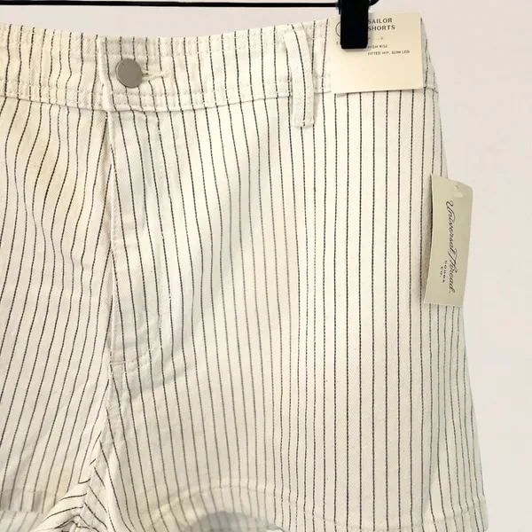 Universal Thread Womens‎ High Rise Sailor Shorts Cream Pinstripe Size 6 NWT - Image 5