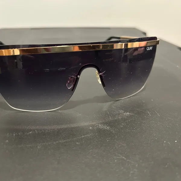 Quay Australia Gold Black Frameless Sunglasses - Image 9