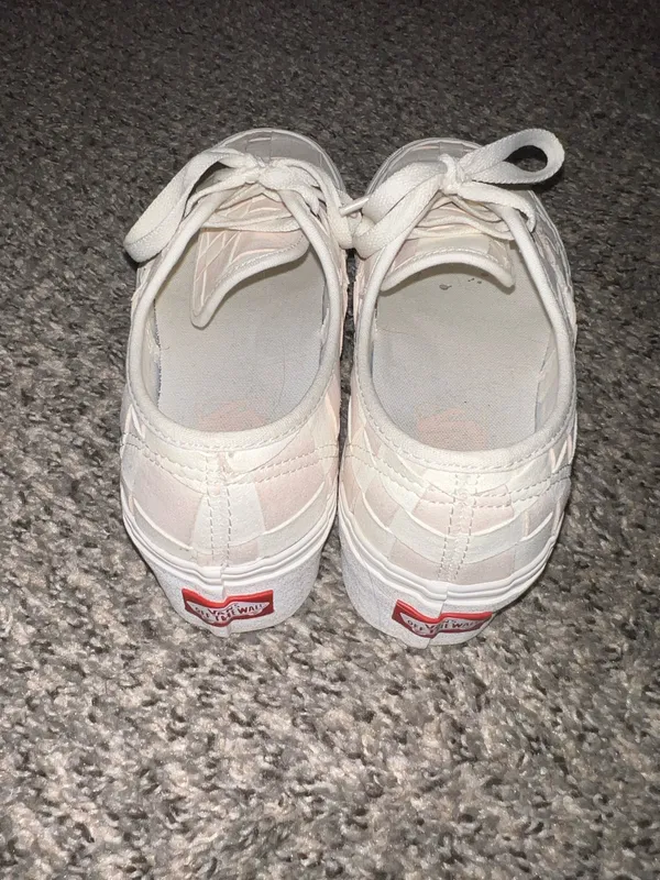 Pink and white woven platform vans - Image 2