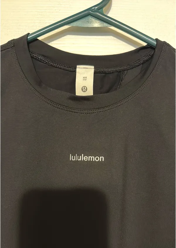 Lululemon Cropped Top - Image 3