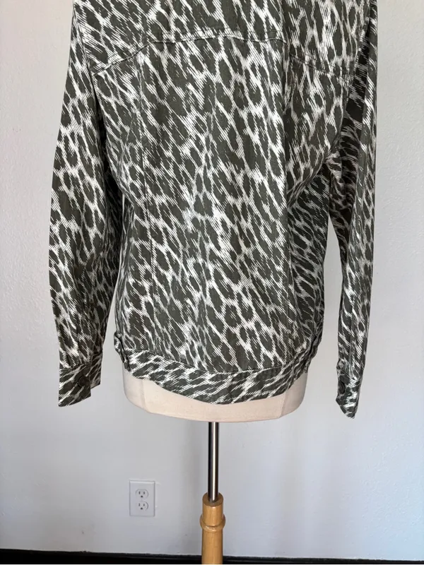 Green & White Denim Button Down Jacket - Image 6