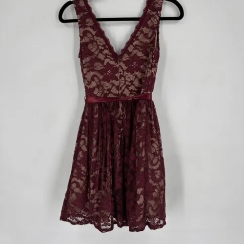 Windsor Lace Cocktail Dress Womens S Burgundy Floral Satin Tie‎ Homecoming NWT - Image 11