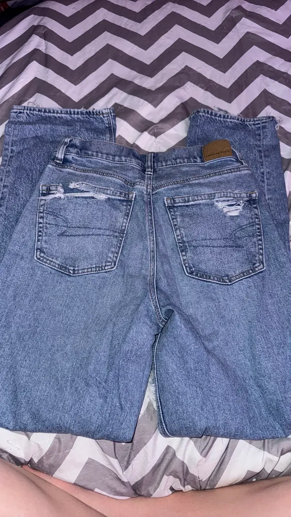 American Eagle Jeans - Image 3