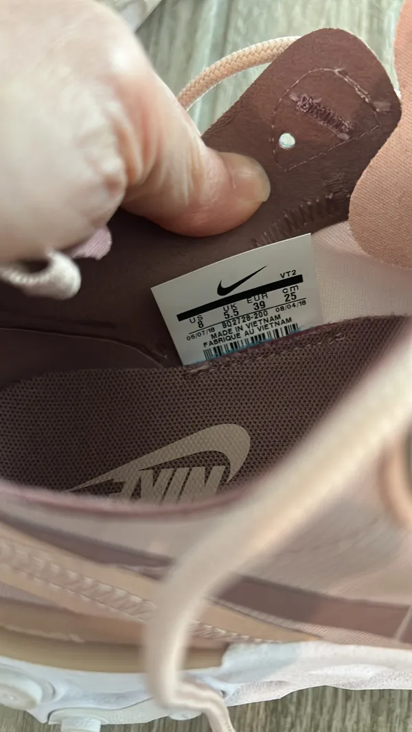 Nike Sneakers - Image 5